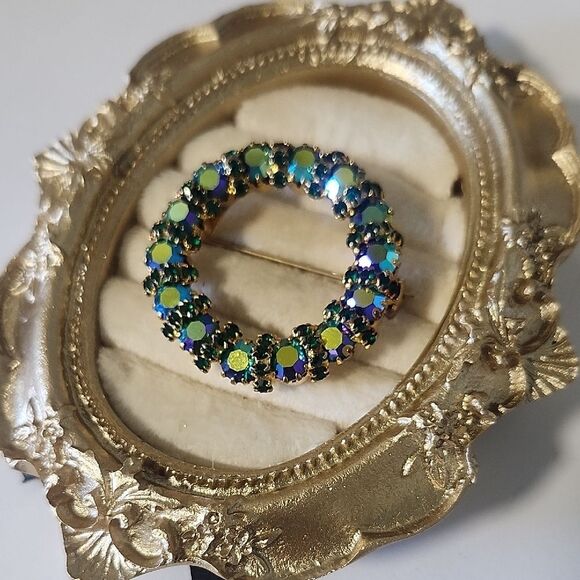 Vintage Gold Tone and Blue Aurora Borealis Rhinestone Crystal Circle Brooch - Picture 1 of 4